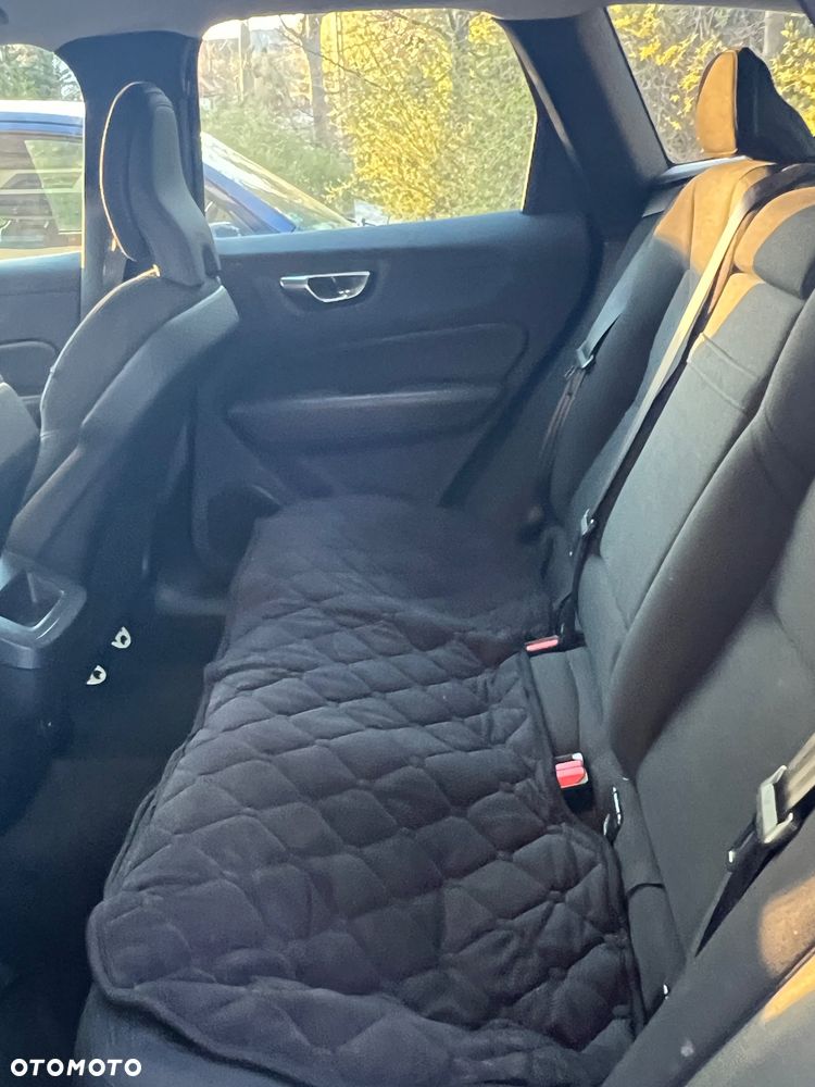 Volvo XC 60 B4 B Momentum - 11