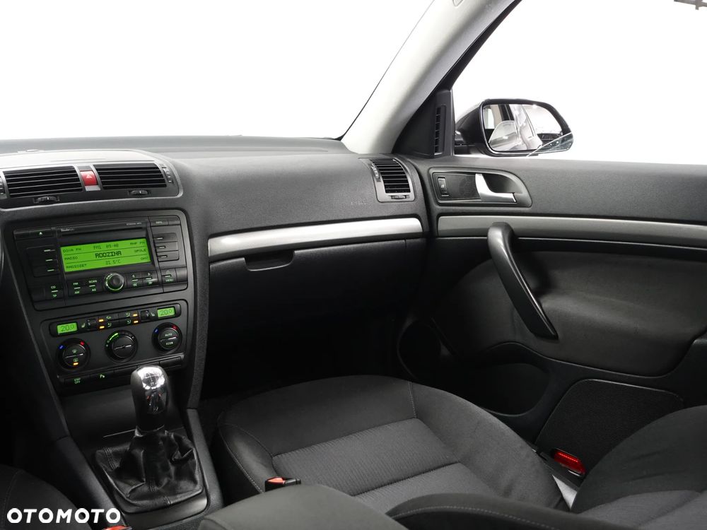 Skoda Octavia 1.8 T FSI Elegance - 34