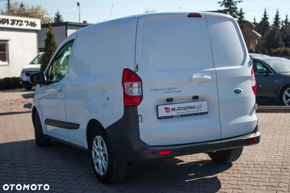 Ford Transit Courier - 4