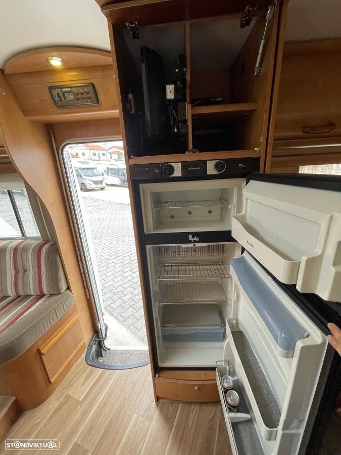 Rapido Serie 70 7099 cama francesa chassi ALKO - 25