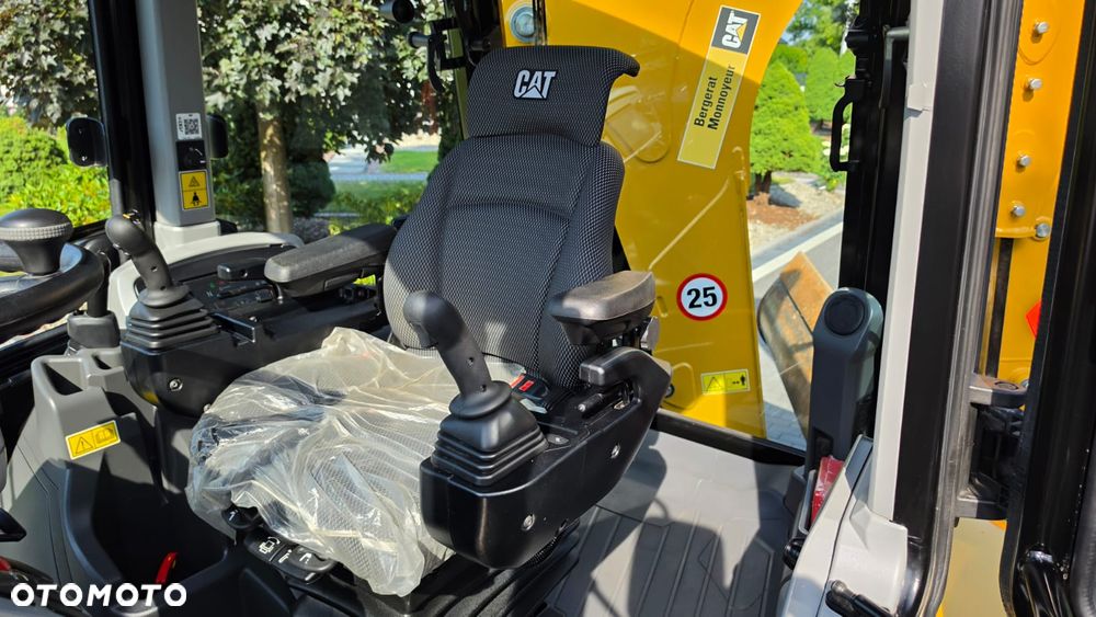 Caterpillar KOPARKO ŁADOWARKA CAT 432. 101 KONI. AUTOMATYCZNA SKRZYNIA BIEGÓW.  JOYSTICK. 3 ŁYŻKI. ROK PRODUKCJI 2023. KUPOWANA I ODBIERANA W 2024. BARDZO MAŁY PRZEBIEG JEDYNE 325 MTh. KLIMATYZACJA.  WEBASTO. STAN JAK FABRYCZNIE NOWA - 26