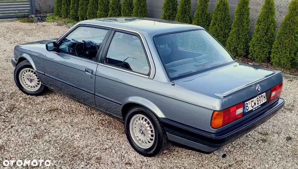 BMW Seria 3 318i - 16