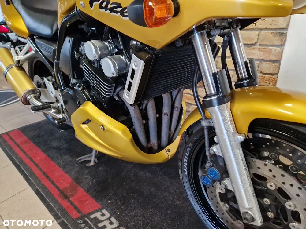 Yamaha FZS - 33