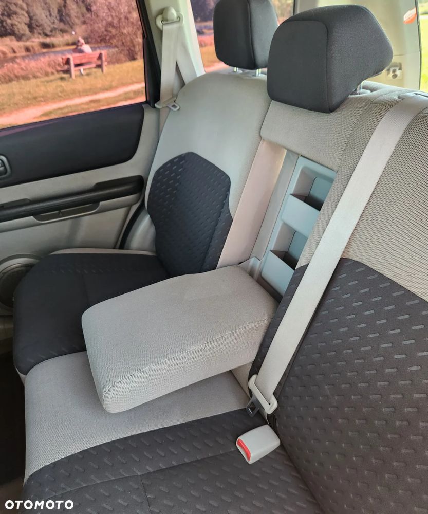 Nissan X-Trail 2.5 4x4 Elegance - 29