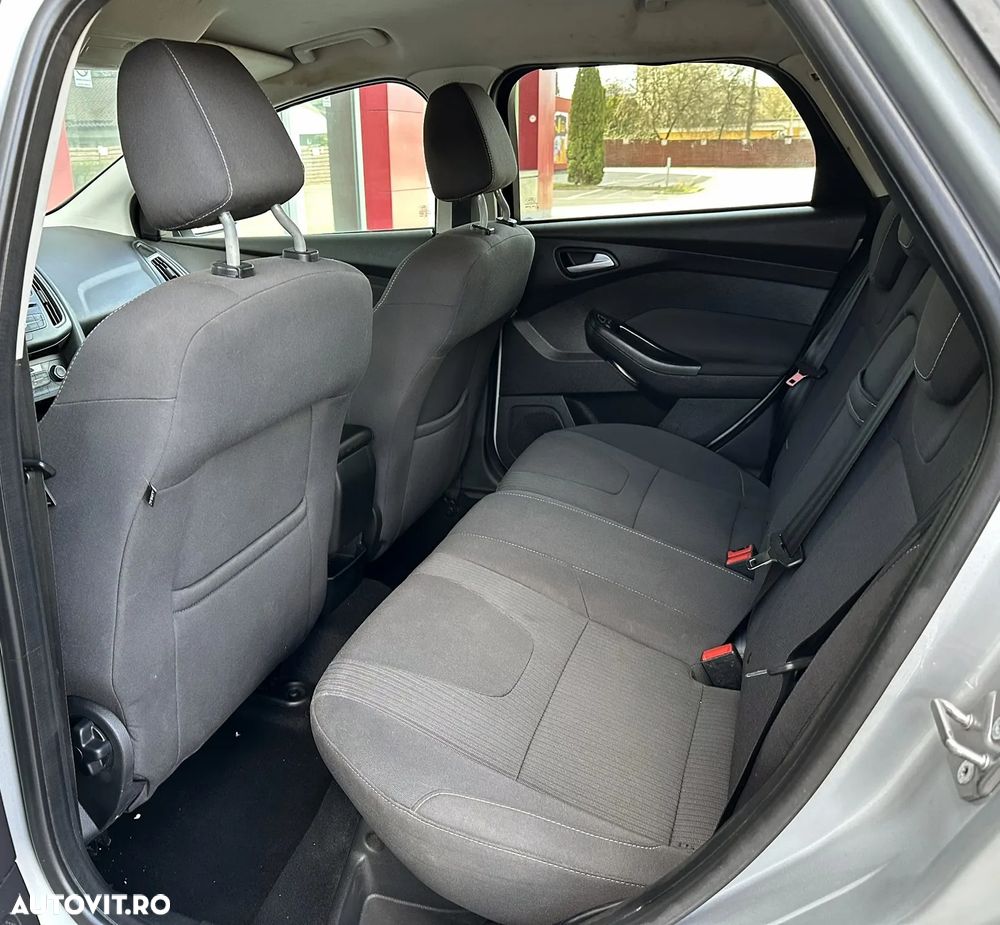 Ford Focus - 28