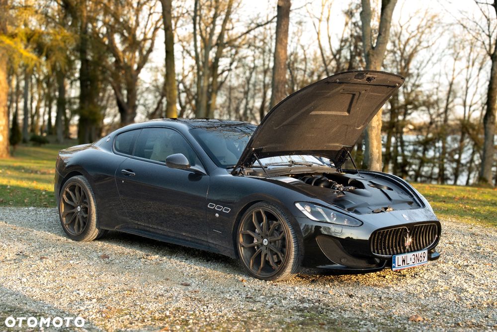 Maserati GranTurismo S - 12