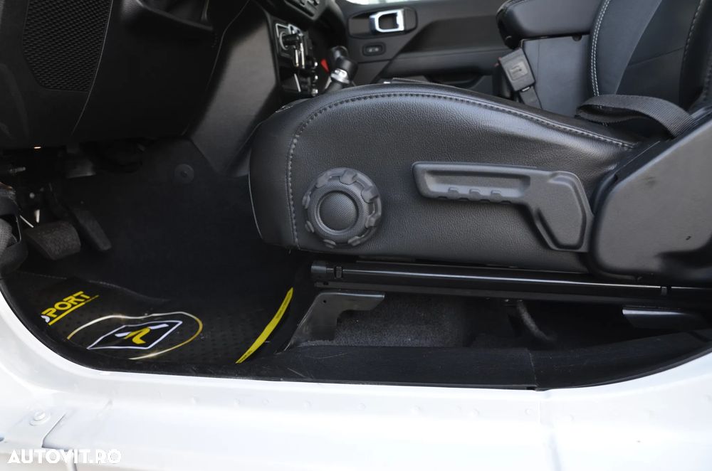 Jeep Wrangler - 15