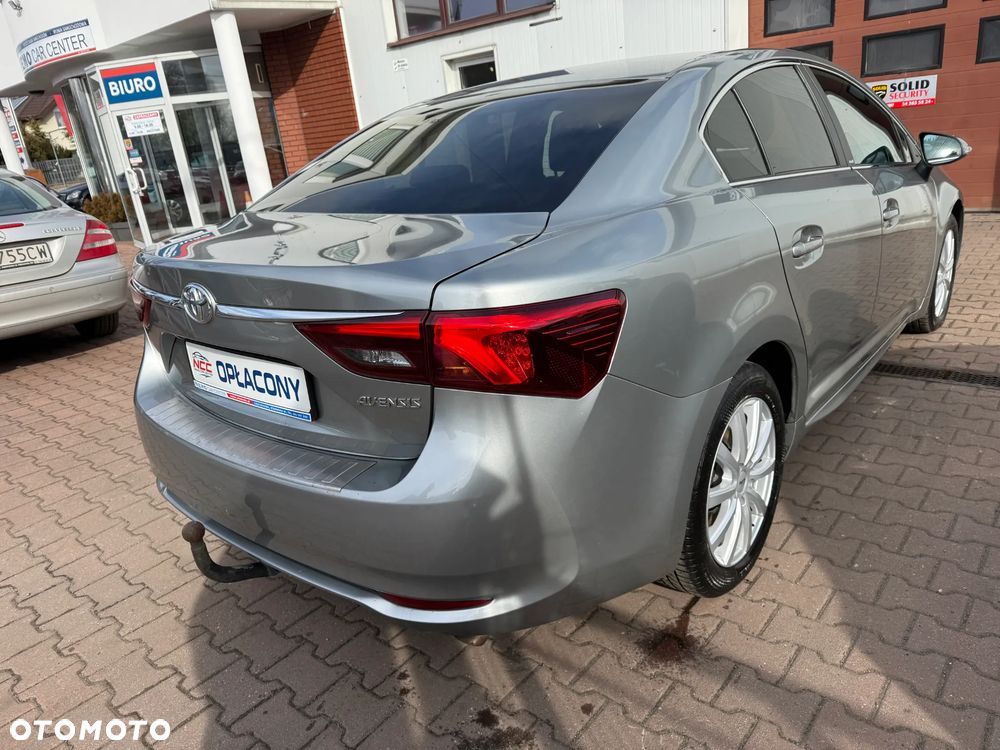 Toyota Avensis - 10