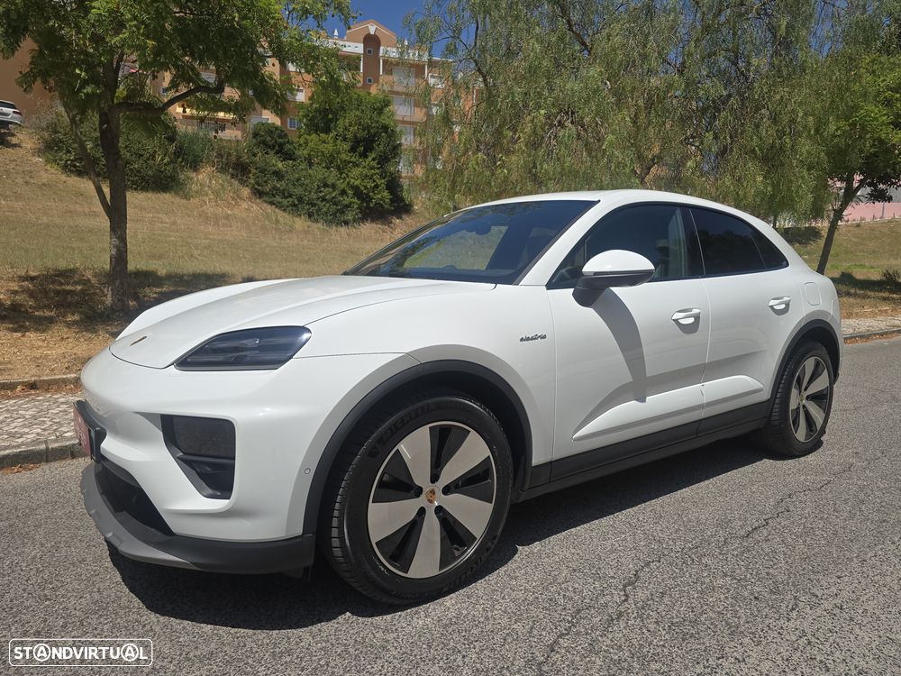 Porsche Macan Electric - 3