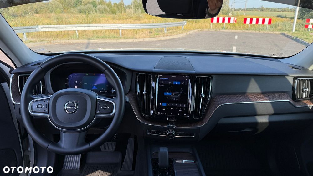 Volvo XC 60 B5 B Momentum - 21