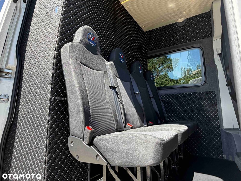 Volkswagen Crafter 7 Osobowy - 14