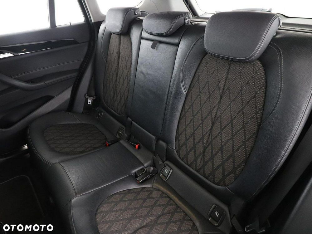 BMW X1 sDrive18d xLine - 18