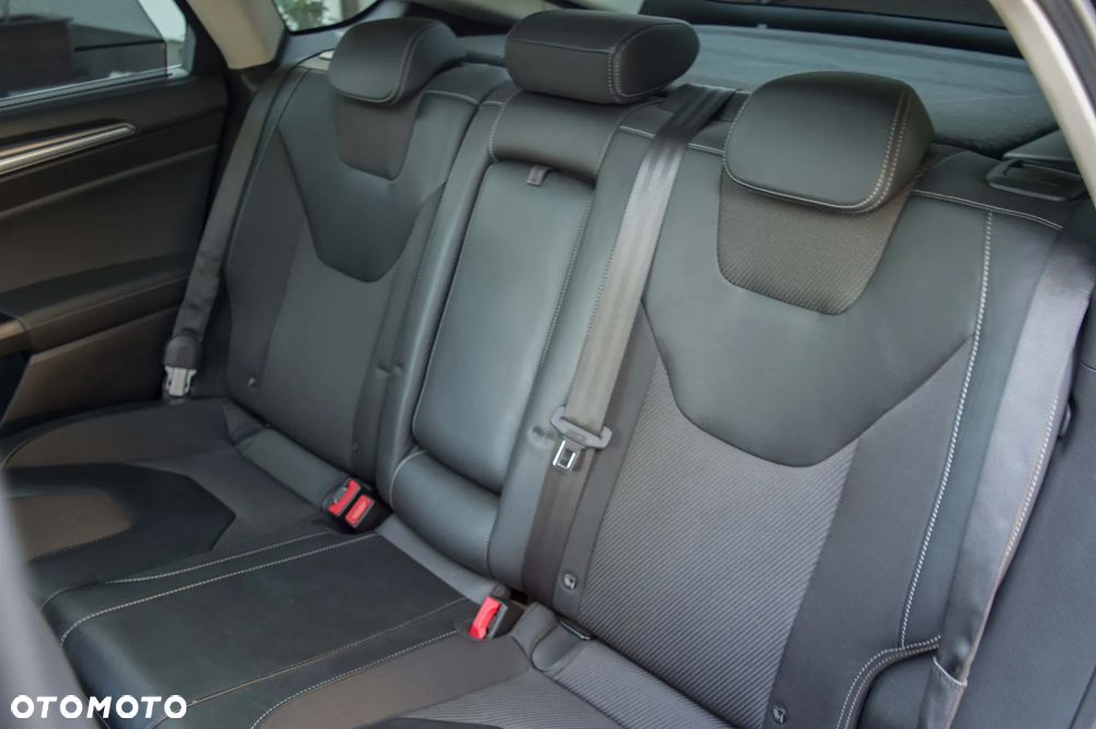 Ford Mondeo 2.0 TDCi Titanium PowerShift - 33