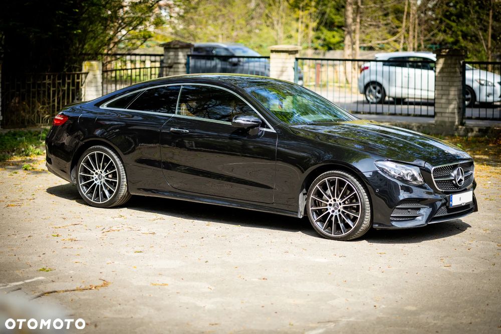 Mercedes-Benz Klasa E 220 d 4Matic 9G-TRONIC AMG Line - 9