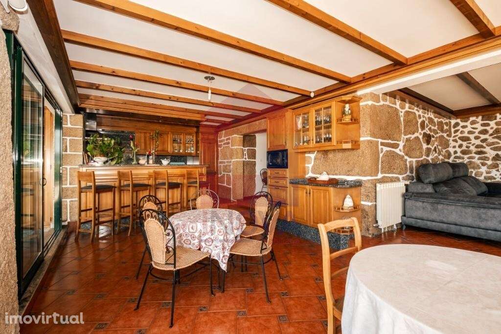 Moradia V4 com piscina, Gondiães - Grande imagem: 2/56