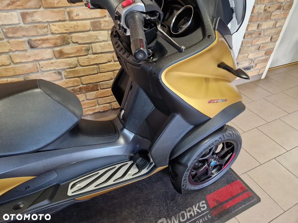 Piaggio MP-3 - 12