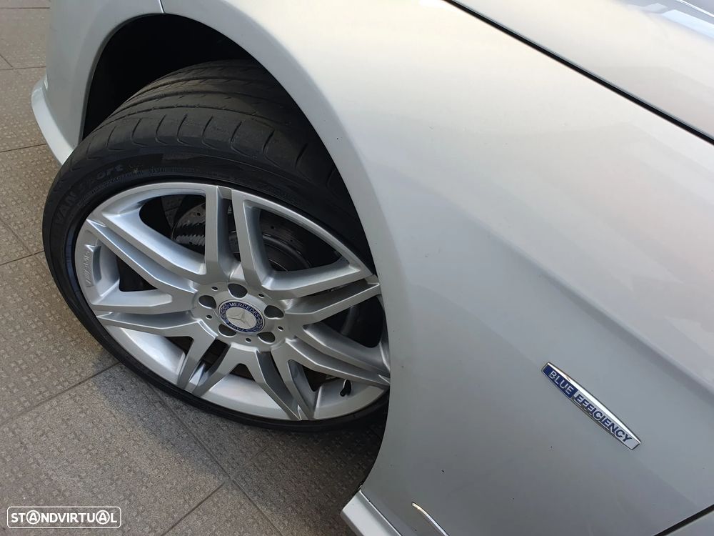 Mercedes-Benz E 250 CDI Avantgarde BE Auto. - 19