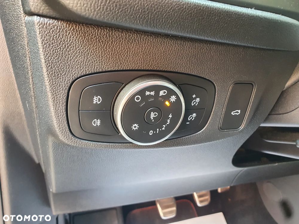 Ford Focus 1.5 EcoBlue Start-Stopp-System ST-LINE X - 22