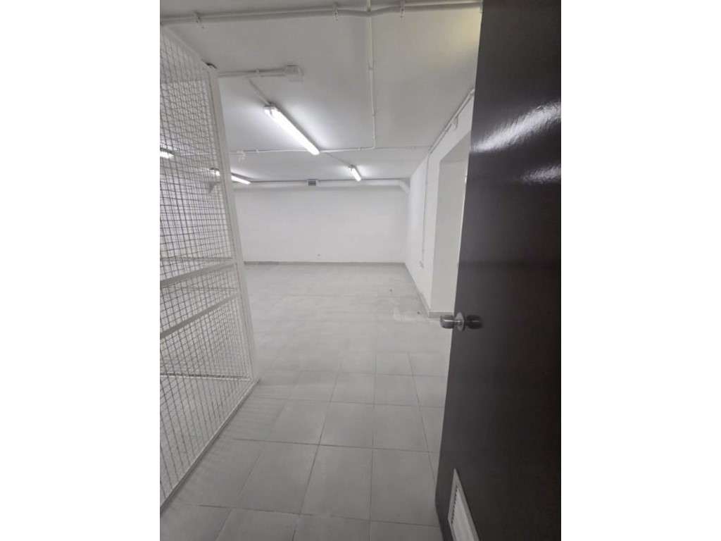 Loja Comercial | Póvoa de Santo Adrião - Odivelas | 370 m² - Grande imagem: 4/11