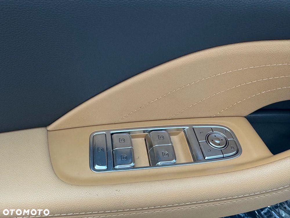 Hongqi H5 2.0T Comfort - 10