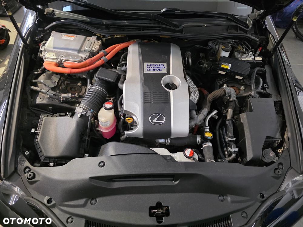 Lexus IS - 32