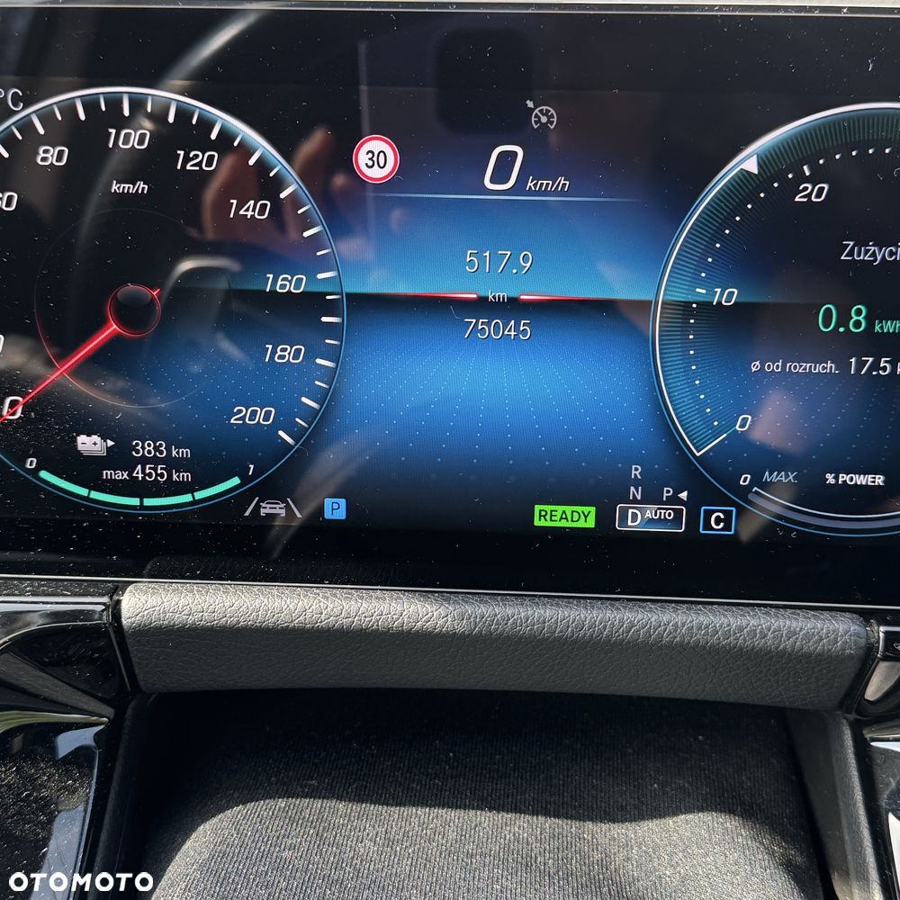Mercedes-Benz EQA - 7