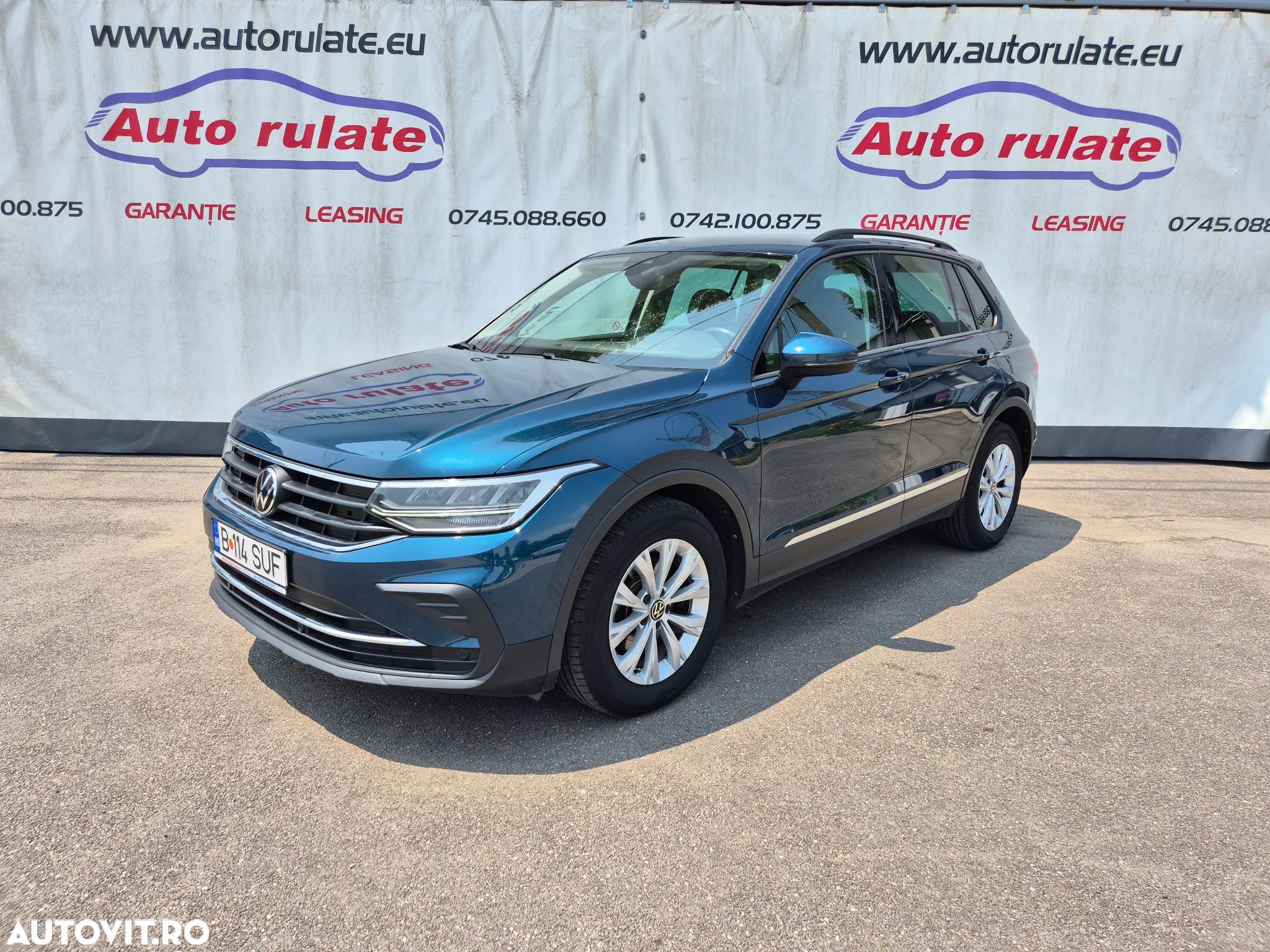 Volkswagen Tiguan - 1