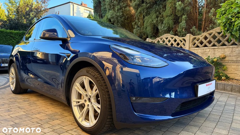 Tesla Model Y Long Range AWD - 14