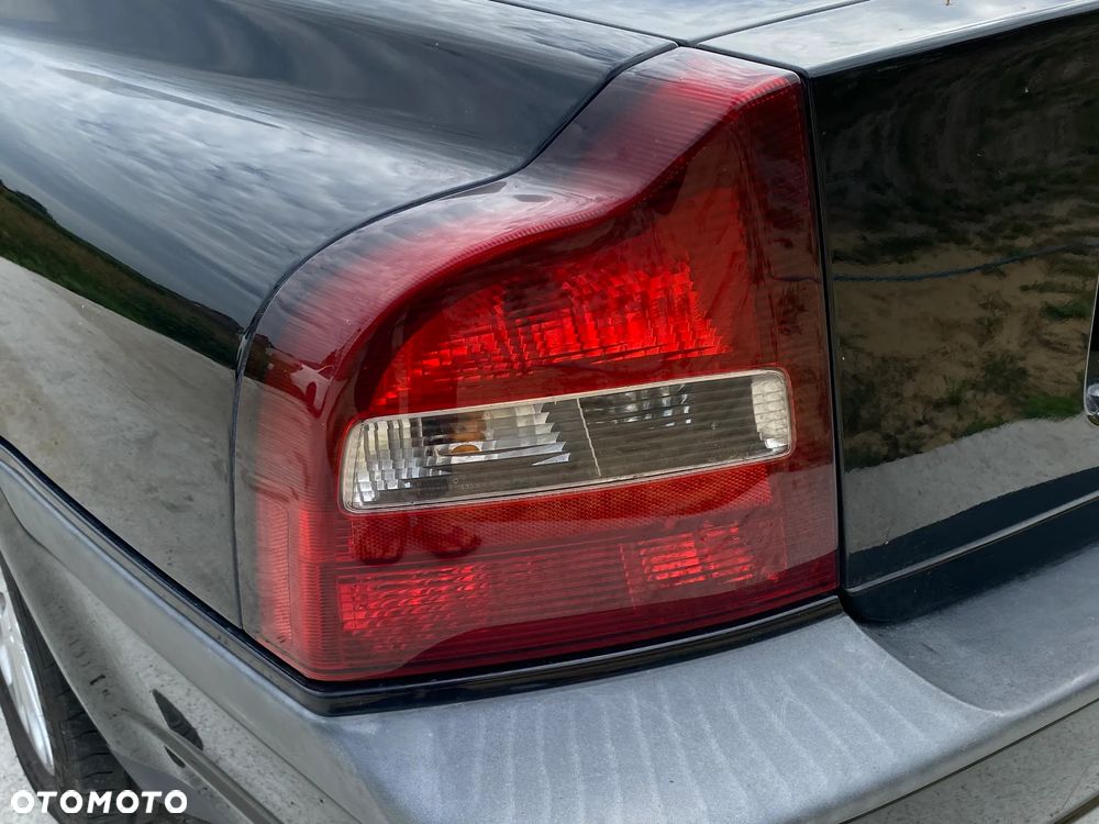 VOLVO S80 I 2.0 Lampa lewa tył tylna Europa Sedan - 2