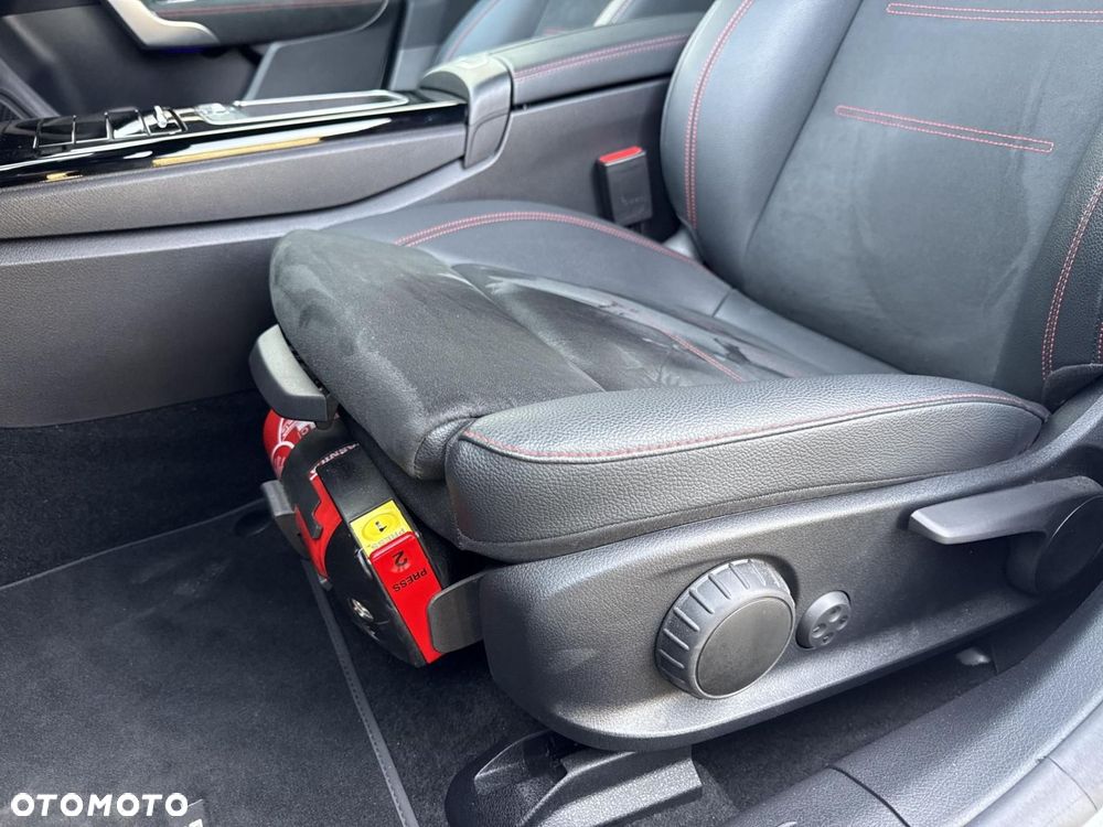 Mercedes-Benz CLA - 13