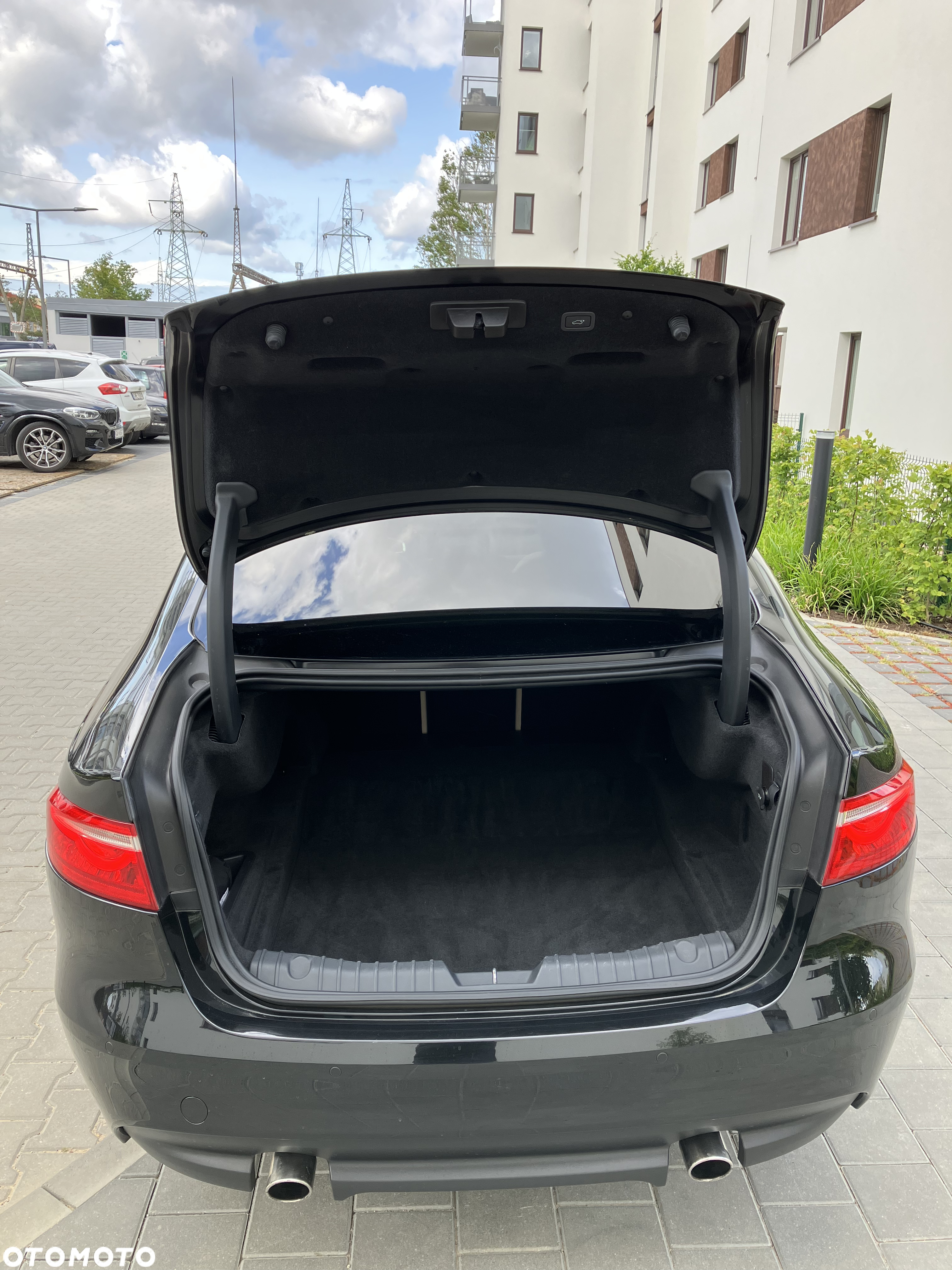Jaguar XF 2.0 T AWD Portfolio - 23