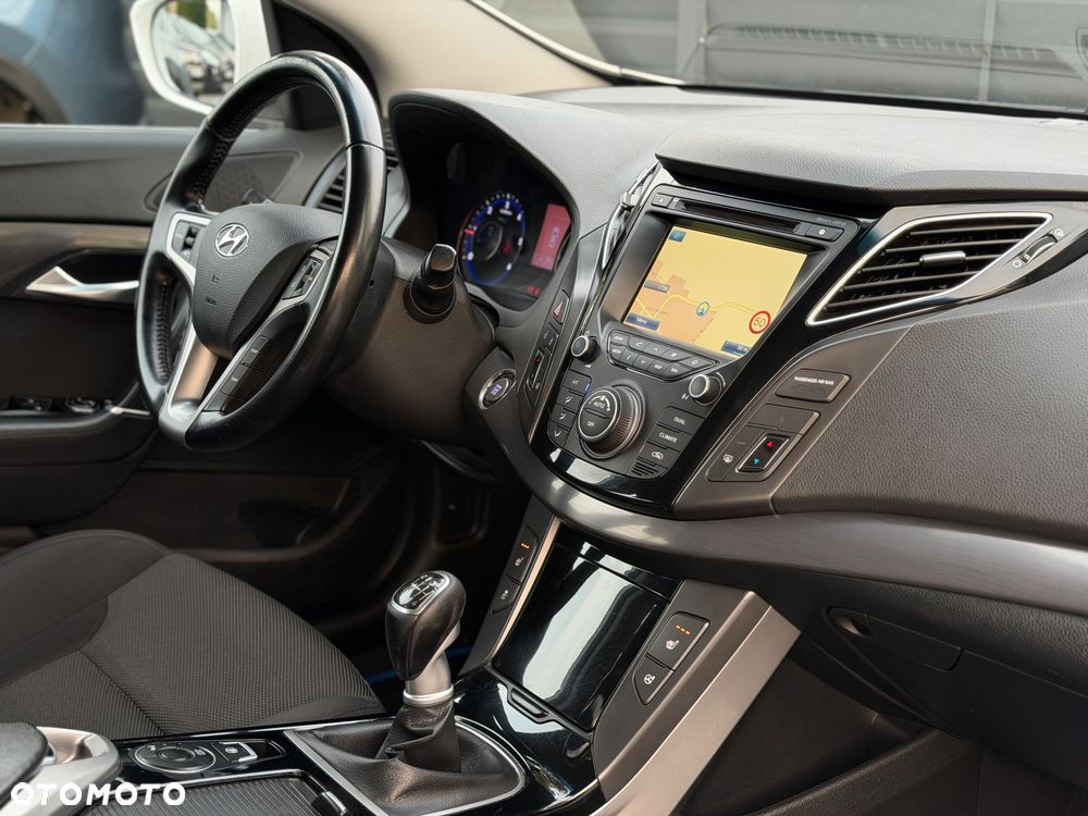 Hyundai i40 1.7 CRDi Comfort + - 24