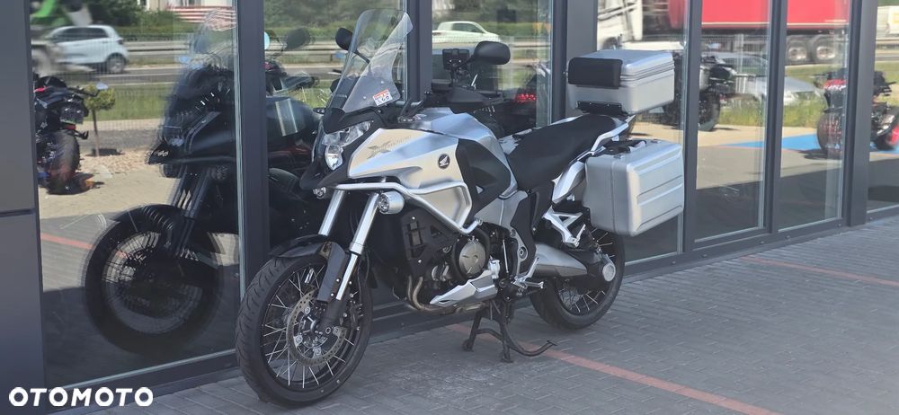 Honda VFR - 27