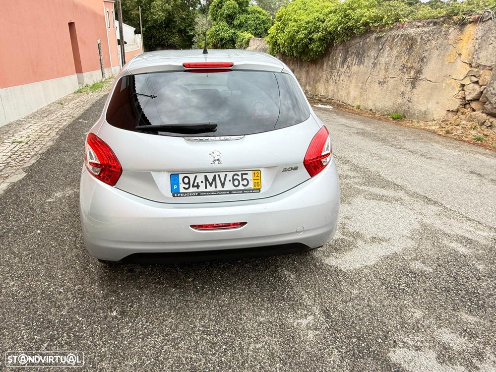 Peugeot 208 1.4 HDi Active - 4