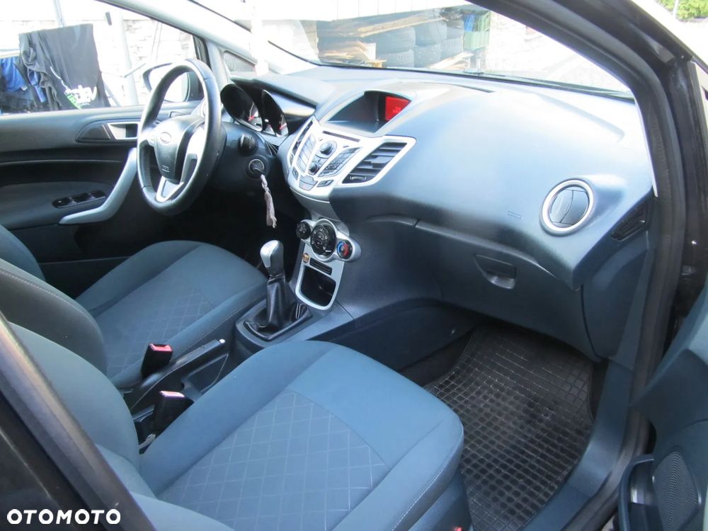 Ford Fiesta 1.25 Celebration - 13