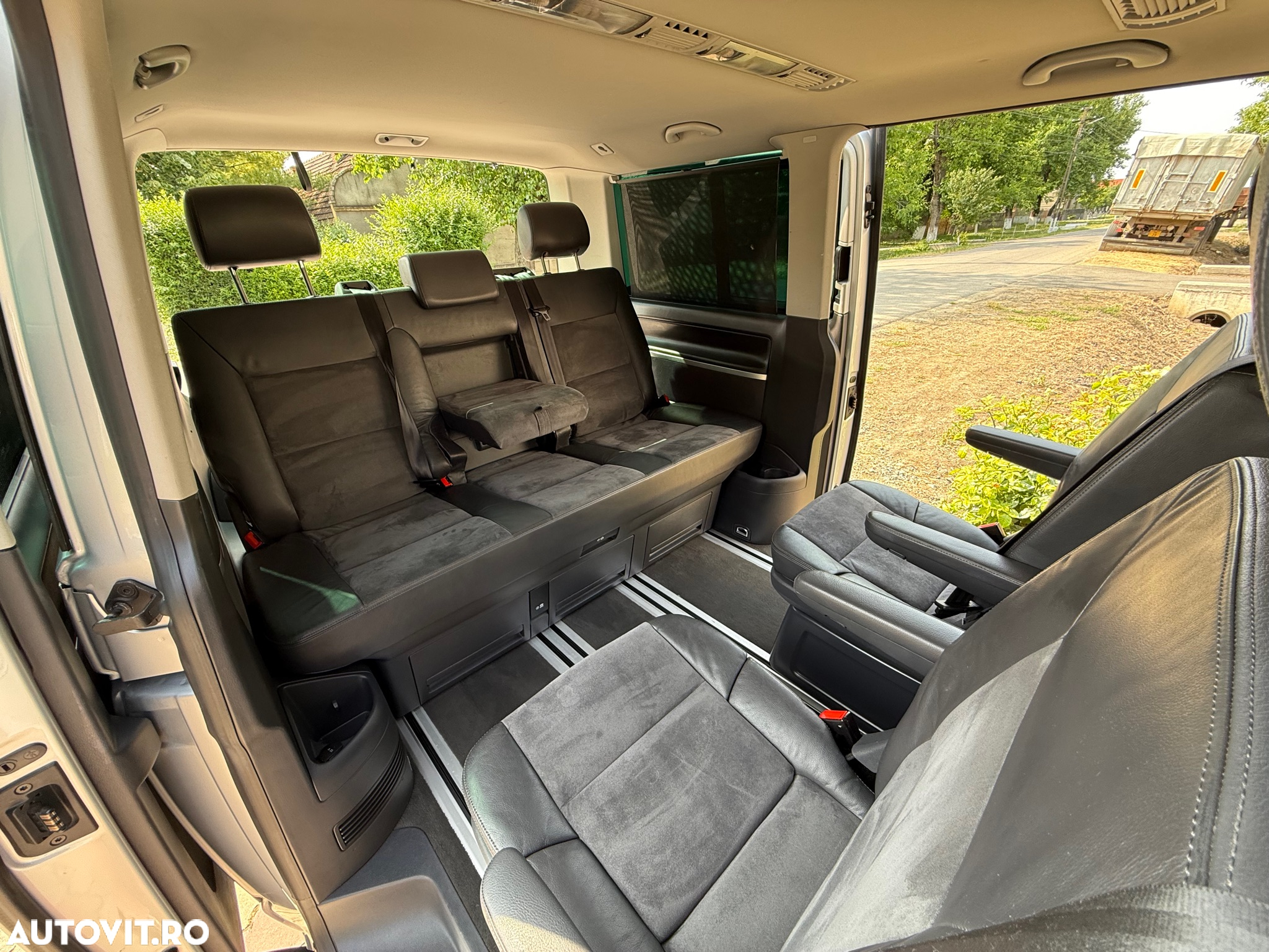 Volkswagen Multivan - 5