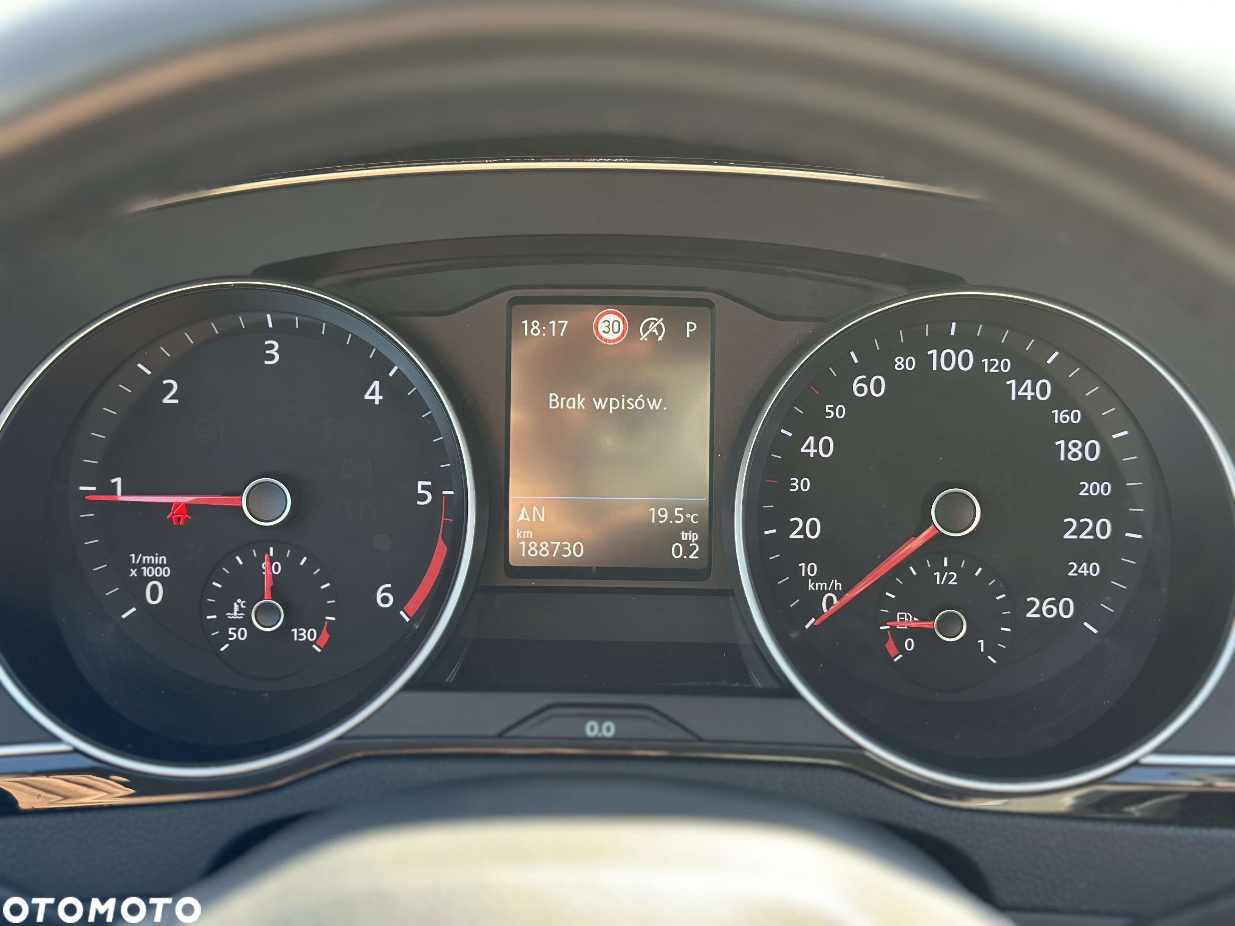 Volkswagen Passat Variant 2.0 TDI DSG (BlueMotion Technology) Trendline - 19