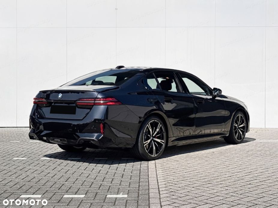 BMW i5 - 5