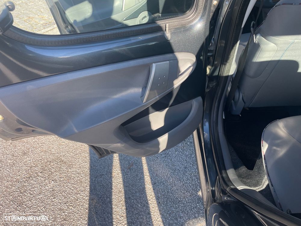 Citroën C1 1.0 Airsport - 11