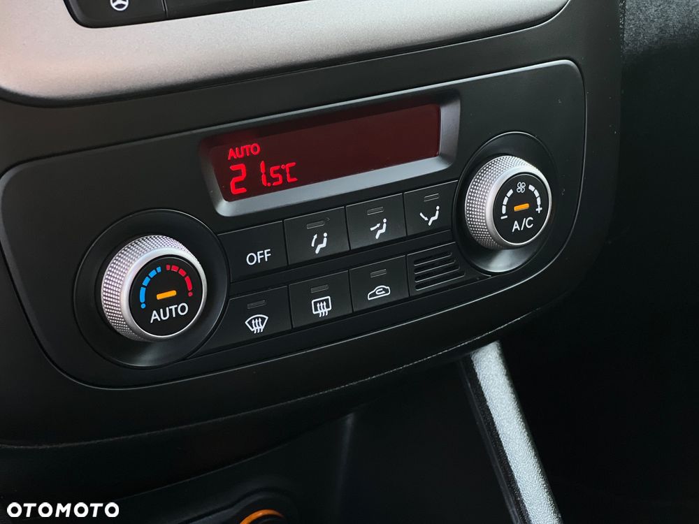 Kia Venga 1.4 CVVT UEFA EURO 2016 - 24