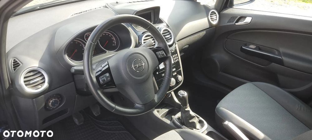 Opel Corsa 1.2 16V Cosmo - 10