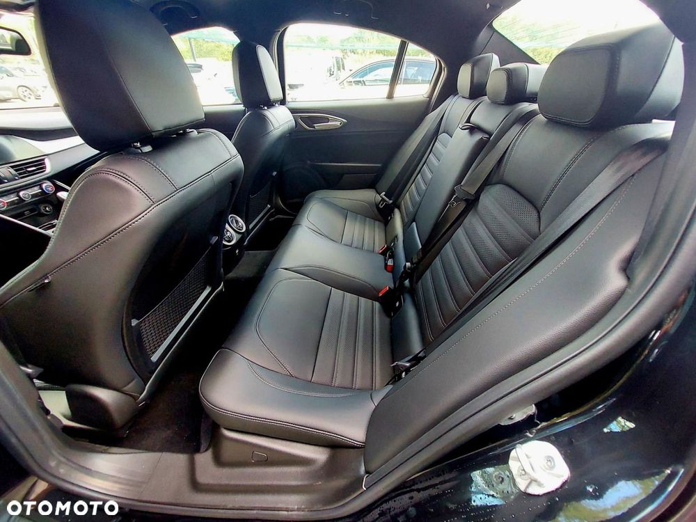 Alfa Romeo Giulia 2.2 D Turbo Sprint Q2 - 10