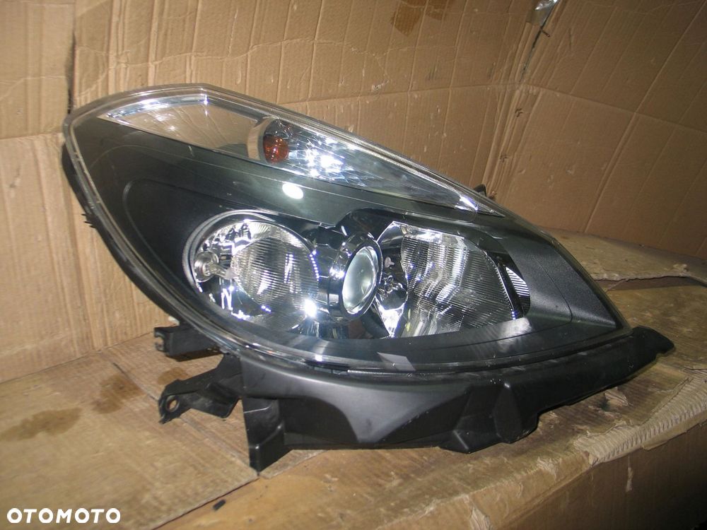 Lampa przod renault clio 3 III 05-12r. 8200261612 europa - 5