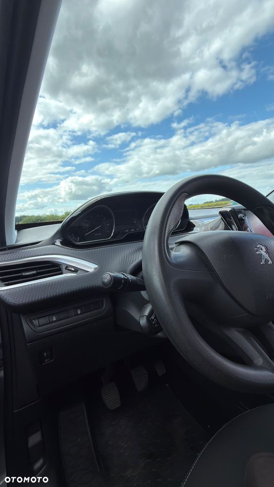 Peugeot 2008 - 8