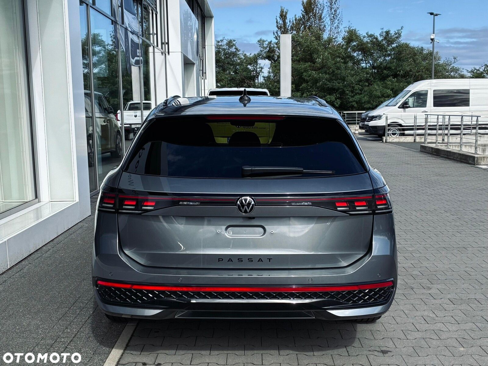 Volkswagen Passat - 12