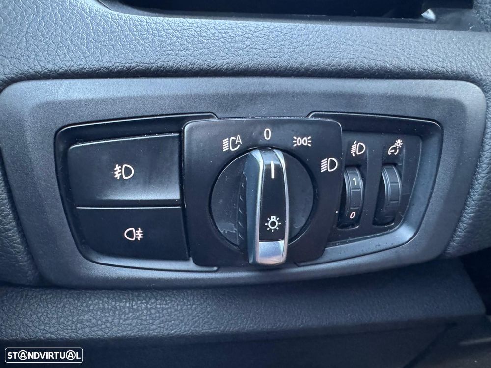 BMW 216 Active Tourer d Line Luxury Auto - 22