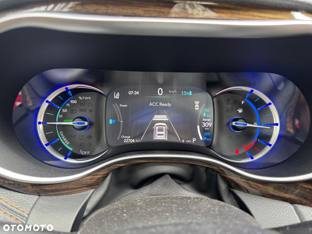 Chrysler Pacifica - 8