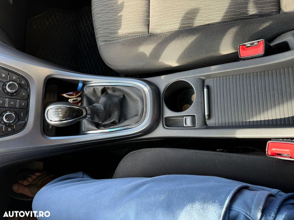 Opel Astra 1.4 Turbo ECOTEC Enjoy - 8