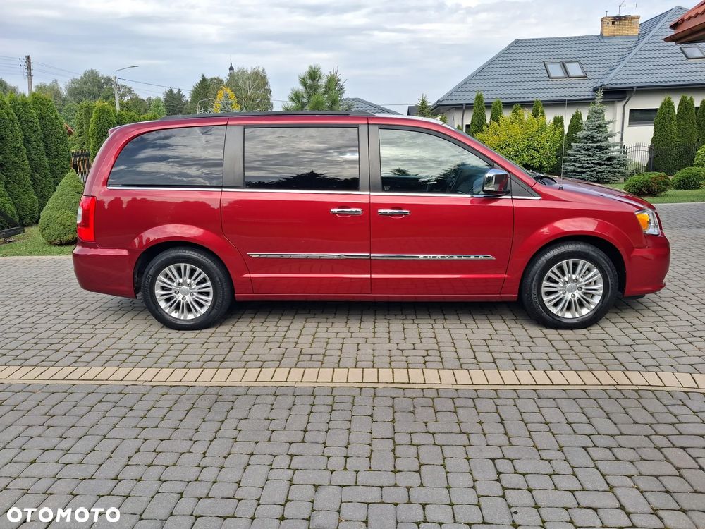 Chrysler Town & Country 3.6 Limited - 7