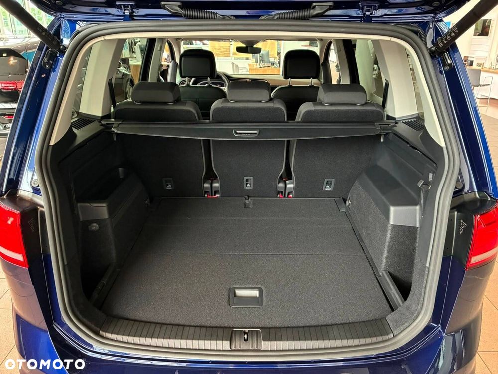 Volkswagen Touran - 26